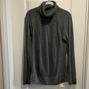 Athleta sage green turtleneck size XL